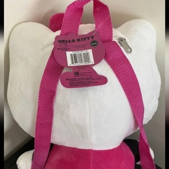 Hello Kitty plush backpack + Kuromi Keychain - Picture 3 of 6